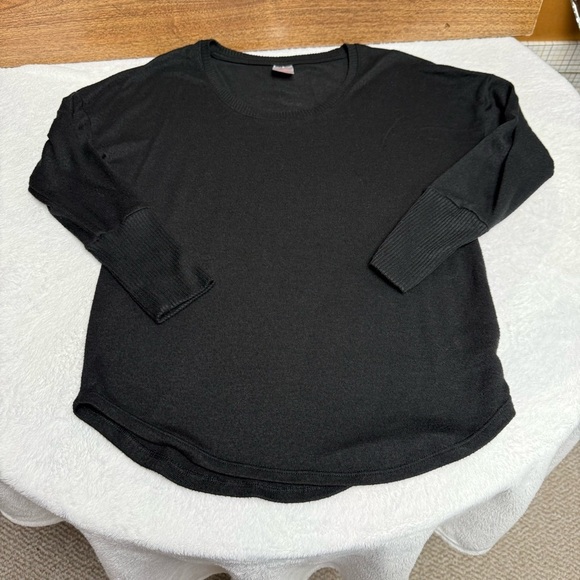 No Boundaries size small 3/5 Black Long Sleeve lightweight sweater large  cuffs - Picture 2 of 6